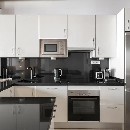 Historical Center Apartman *